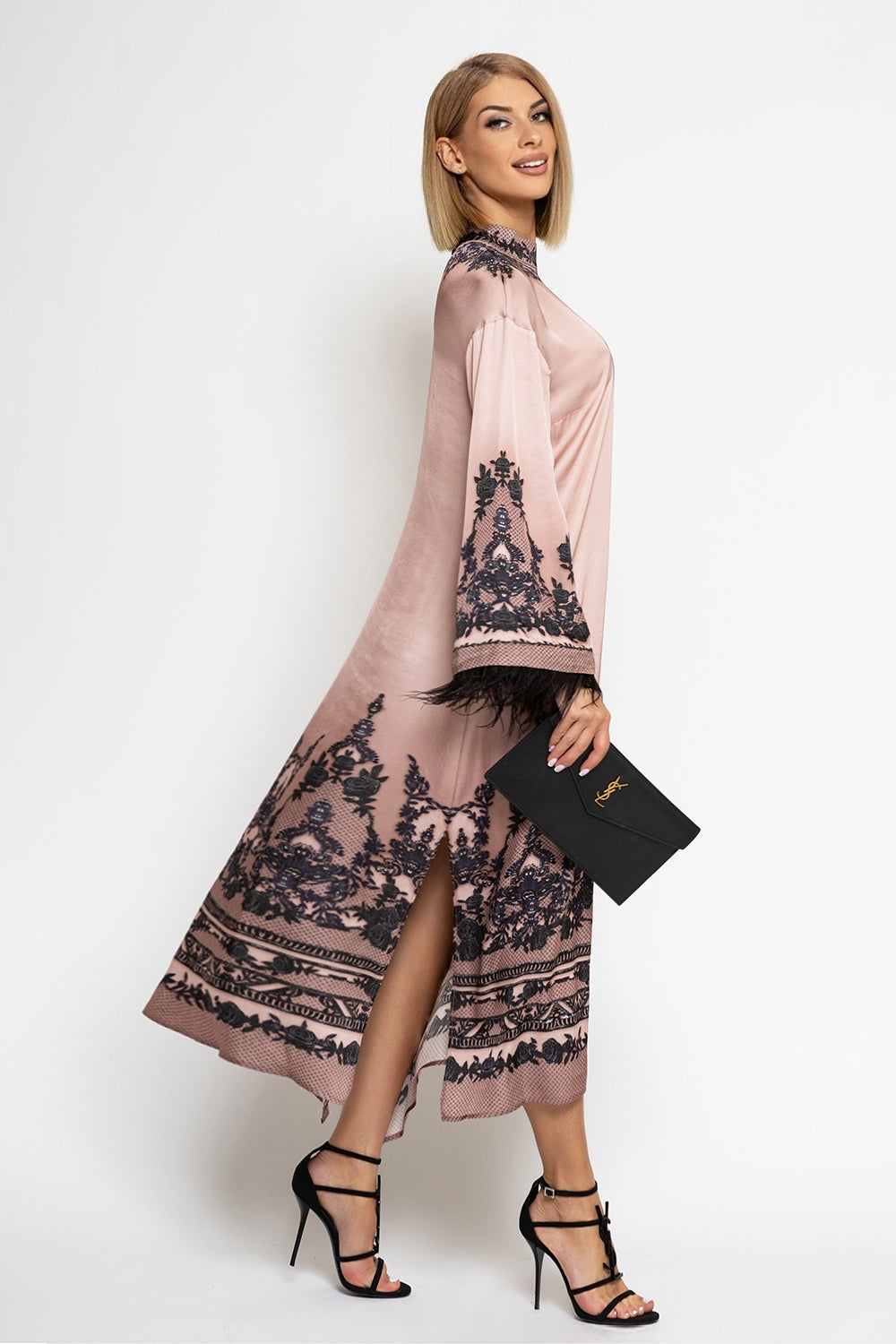 VISCOSE SATIN CAFTAN WITH FEATHERS - GRAFFITI POWDER JIORO КАФТАН ОТ ВИСКОЗА С ПЕРА - GRAFFITI POWDER JIORO