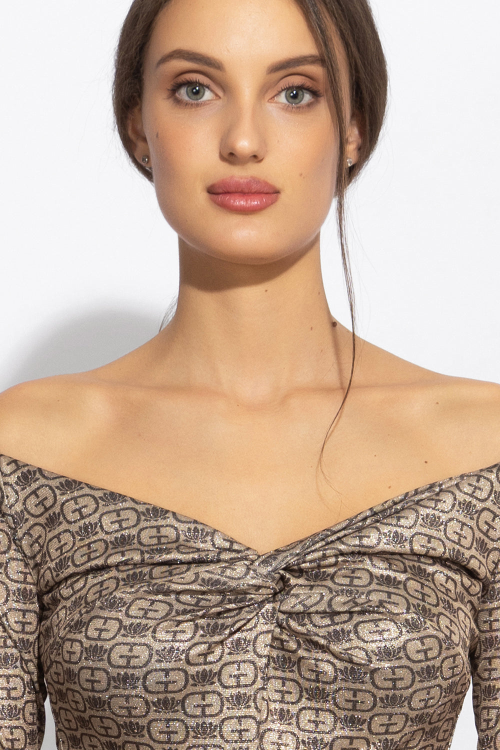 TOP WITH TWIST DETAIL AND LONG SLEEVES - DARK BROWN LOGO