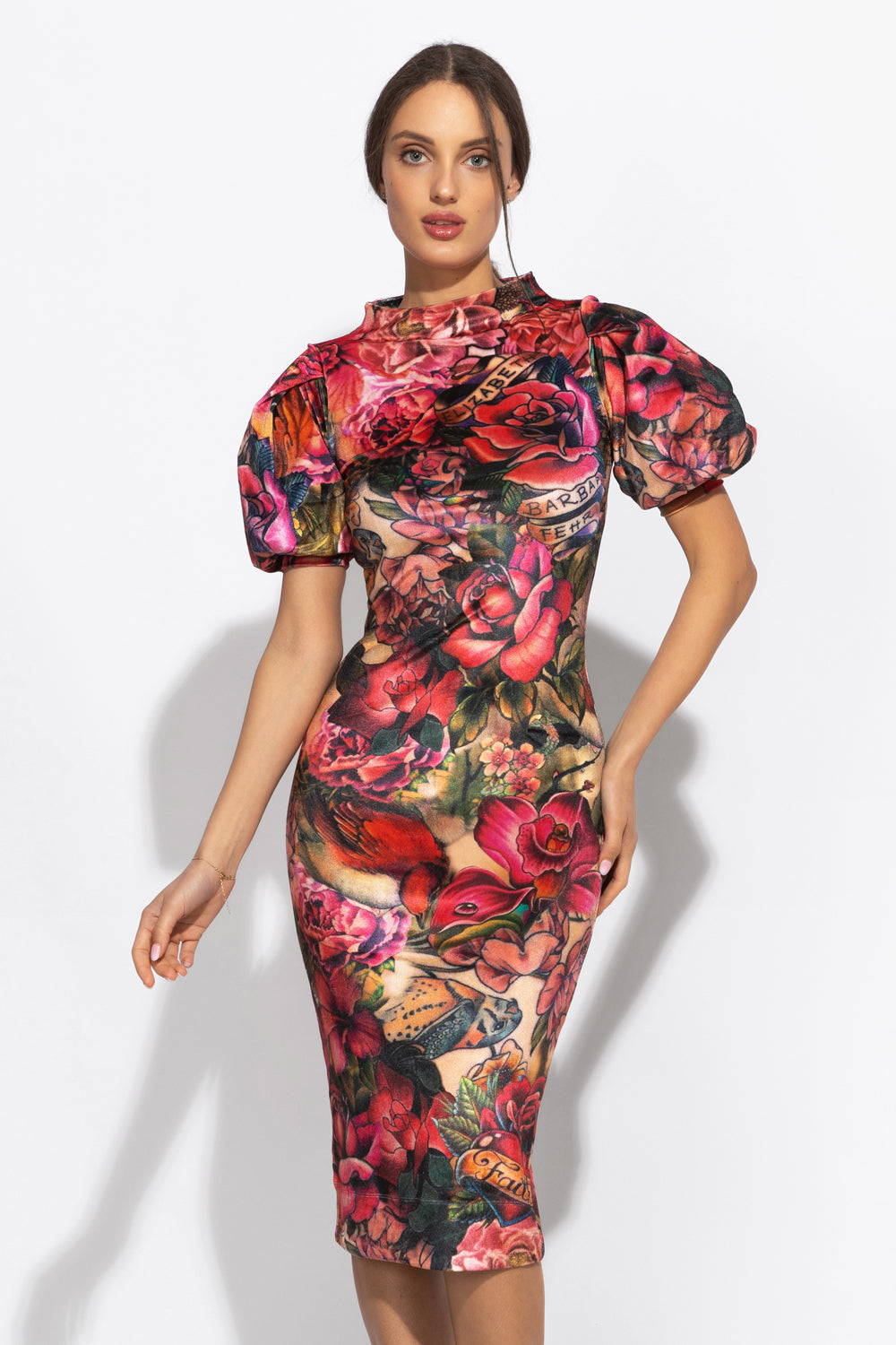 FITTED DRESS MADE OF SMOOTH VELVET - TATTOO STAR JIOROВТАЛЕНА РОКЛЯ ОТ КАДИФЕ С ВИСОКА ЯКА - TATTOO STAR JIORO