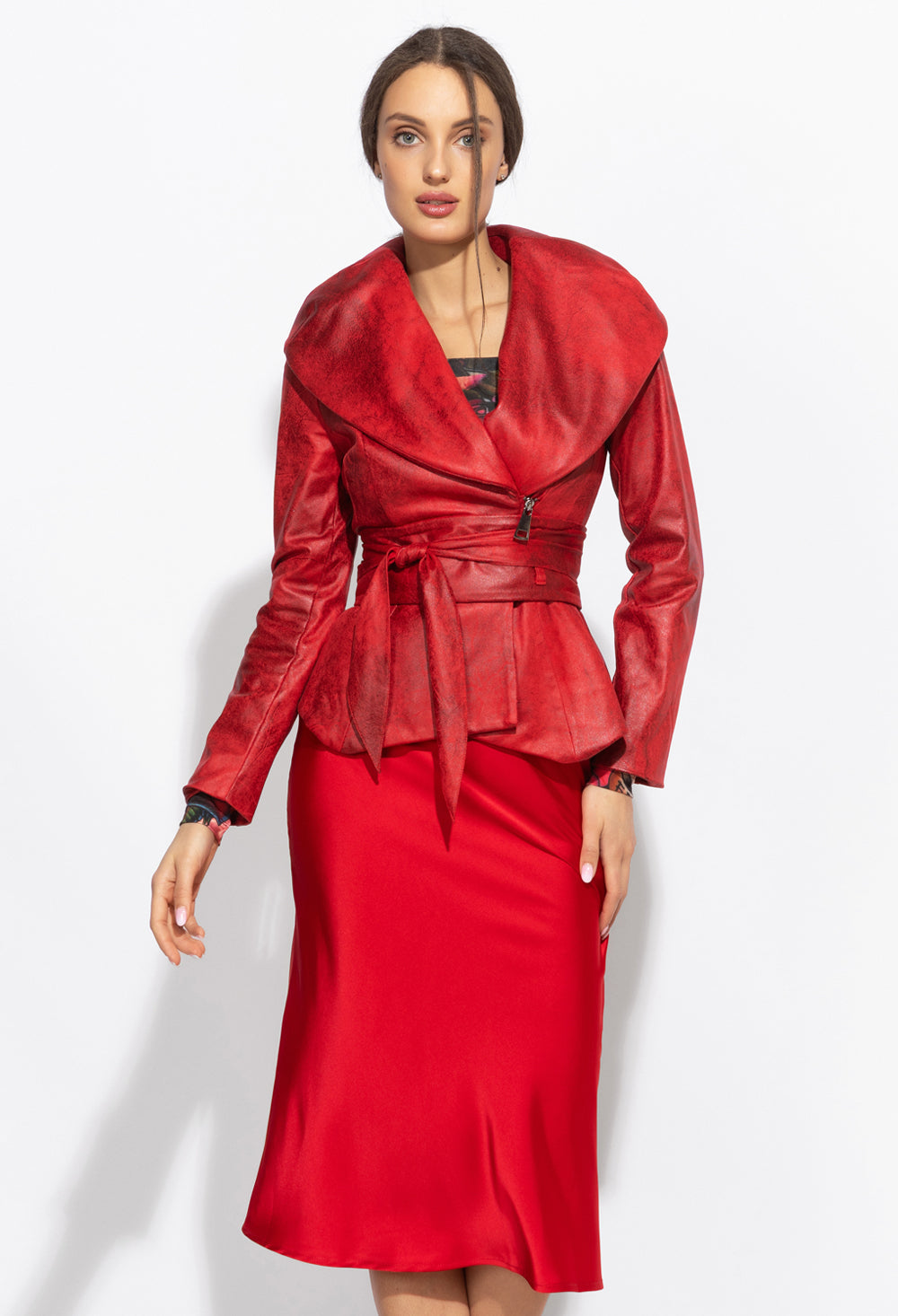 SUEDE-LOOK BLAZER WITH ASYMMETRICAL CLOSURE IN RED - ESSENTIALS JIORO БЛЕЙЗЕР С ШАЛ ЯКА ОТ ВЕЛУР В ЧЕРВЕНО - ESSENTIALS JIORO
