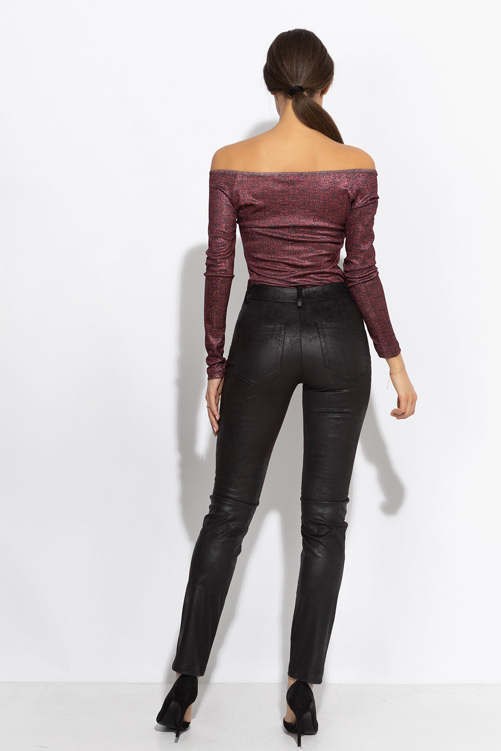 TOP WITH TWIST DETAIL AND LONG SLEEVES - BURGUNDY LOGO