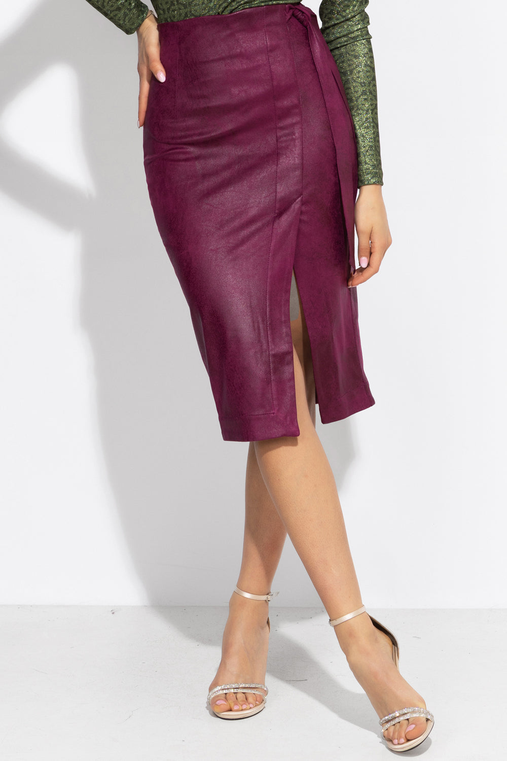 SUEDE-EFFECT BURGUNDY WRAP SKIRT - ESSENTIALS JIORO ПОЛА ОТ ВЕЛУР В ЦВЯТ БОРДО - ESSENTIALS JIORO