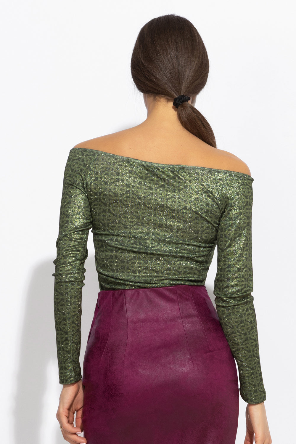 TOP AVEC DÉTAIL TORSADÉ ET MANCHES LONGUES - LOGO VERT ÉMERAUDE