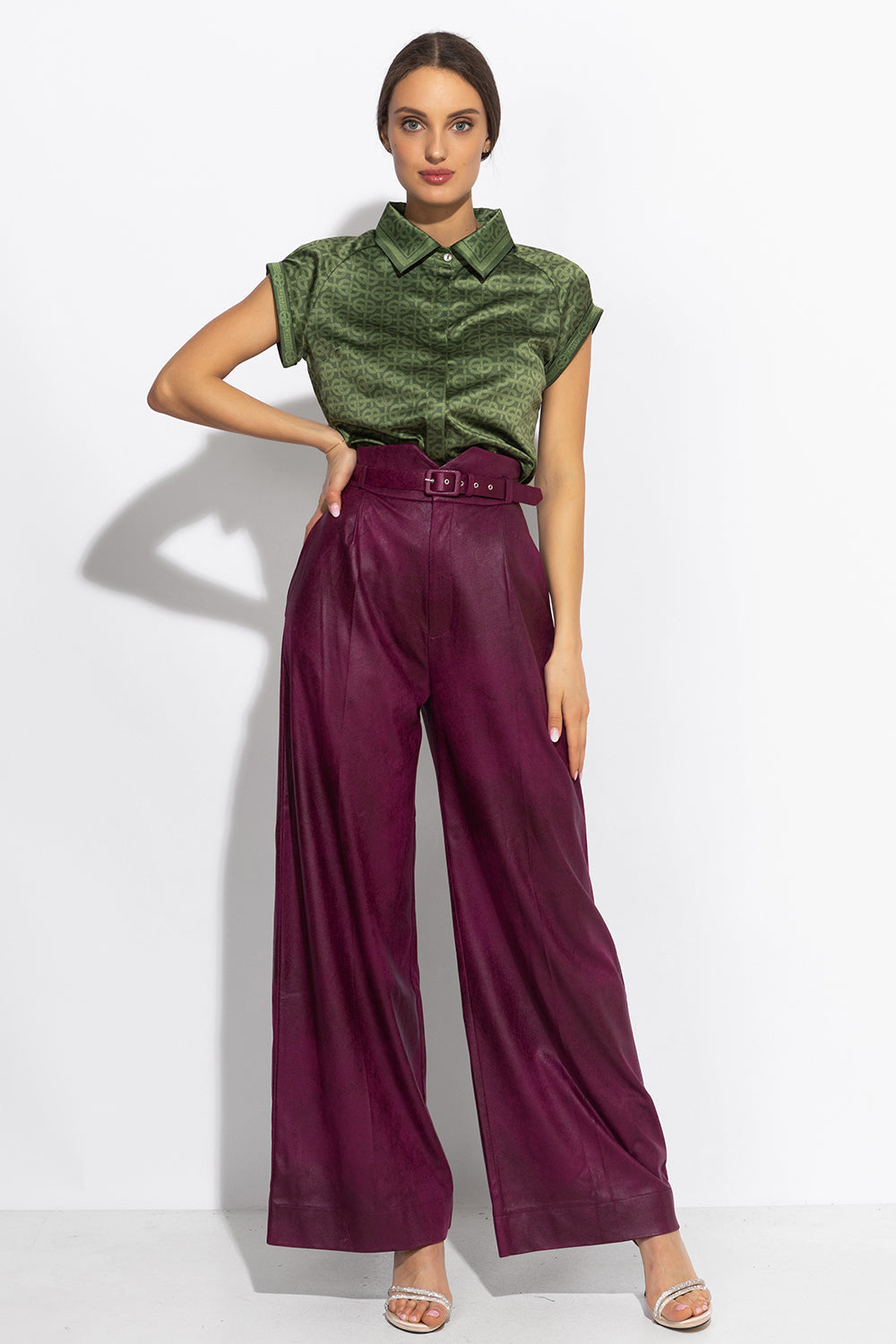 HIGH-WAISTED BURGUNDY TROUSERS – ESSENTIALS