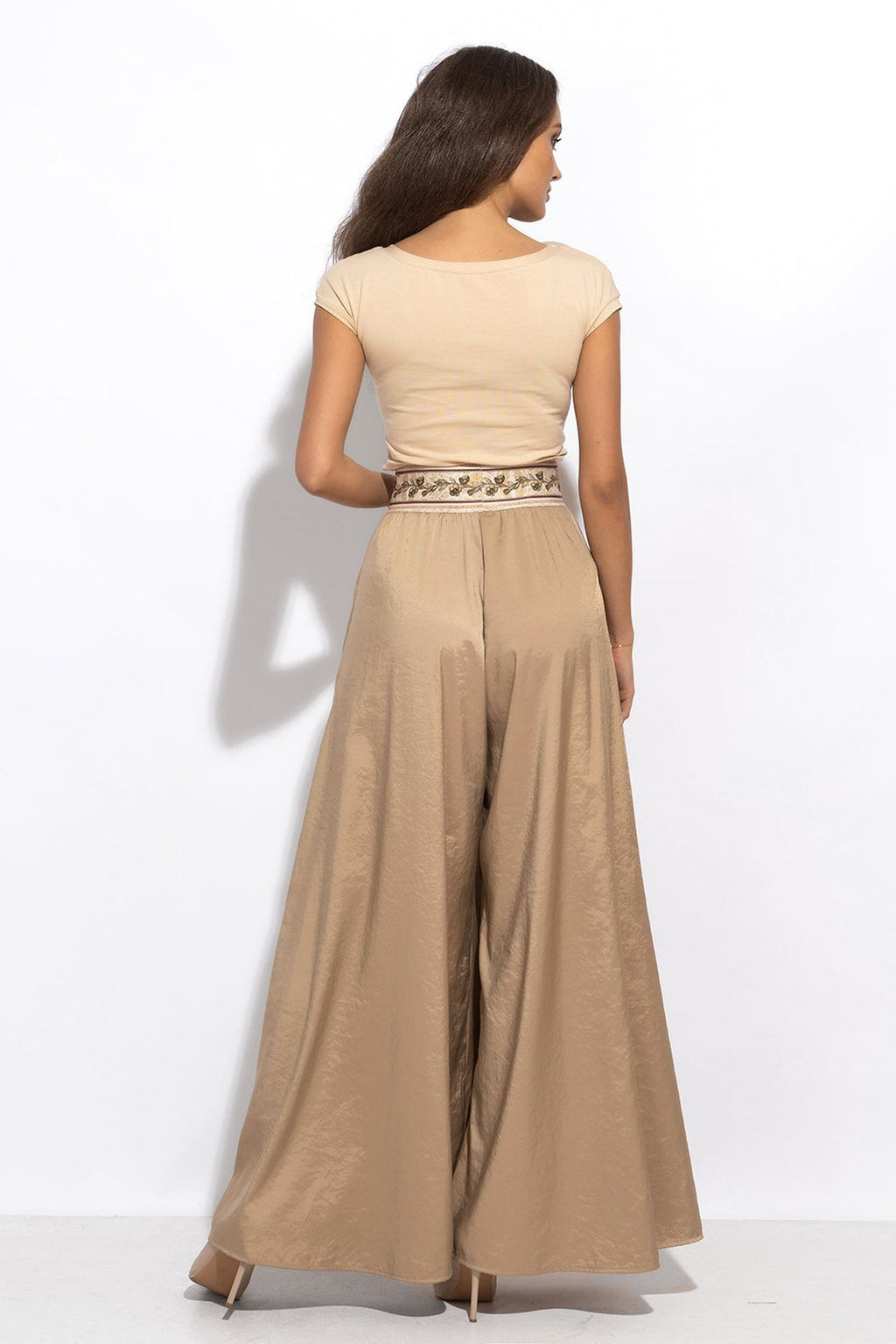 HIGH-WAISTED PANTS CUPRO TOUCH WITH SLITS IN BEIGE - ESSENTIALS - Fashion Roots