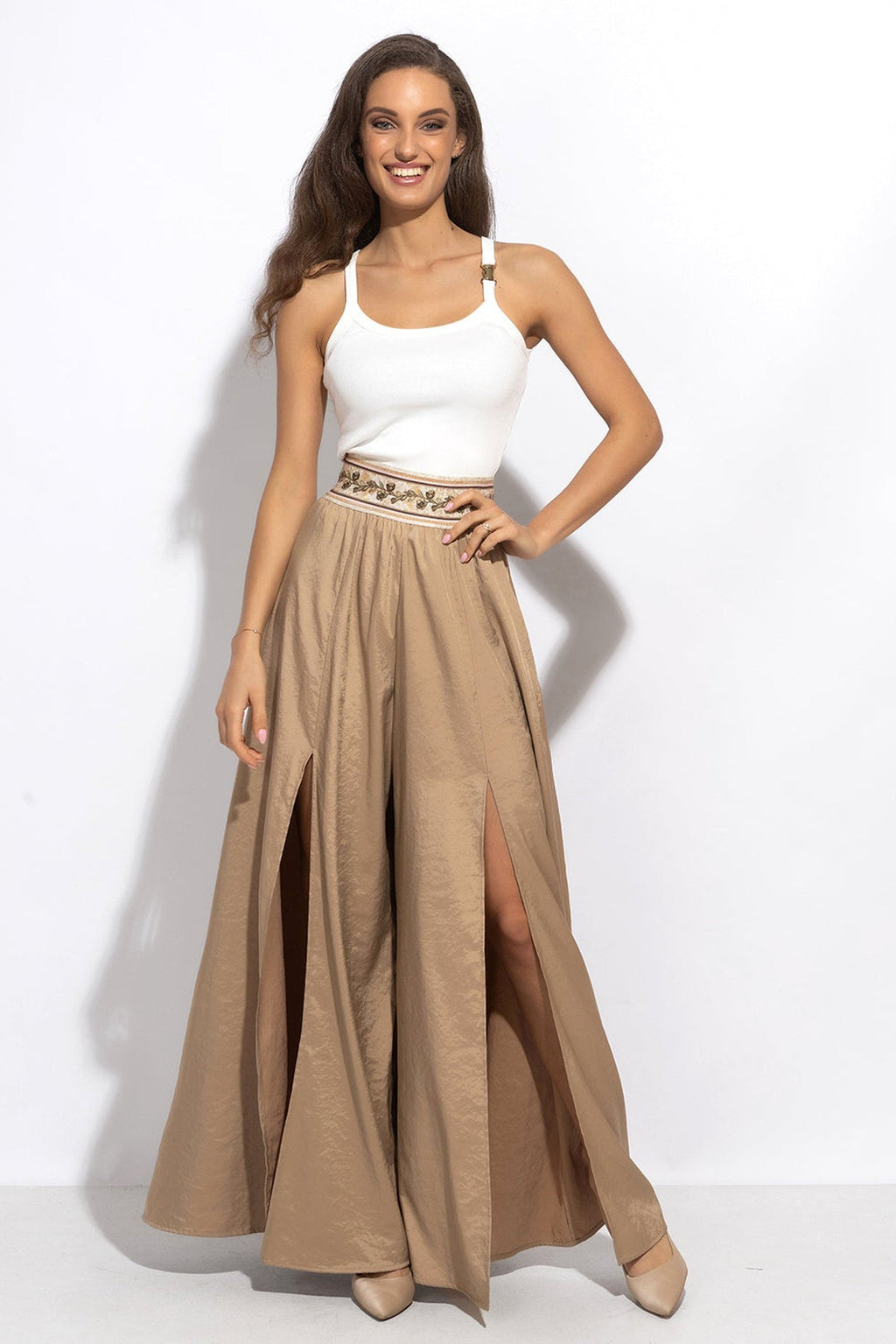 HIGH-WAISTED PANTS CUPRO TOUCH WITH SLITS IN BEIGE - ESSENTIALS