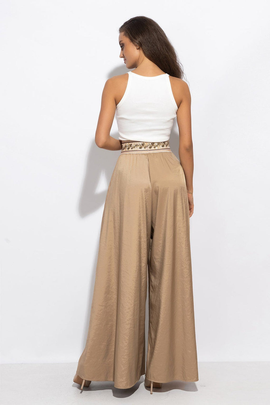 HIGH-WAISTED PANTS CUPRO TOUCH WITH SLITS IN BEIGE - ESSENTIALS - Fashion Roots