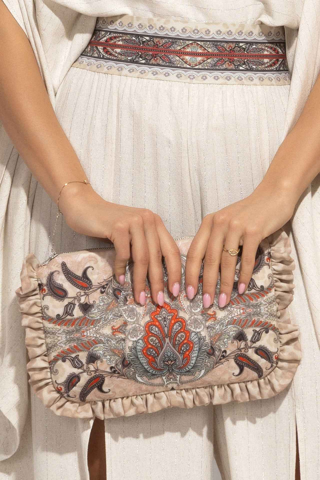 CLUTCH - PAISLEY BEIGE