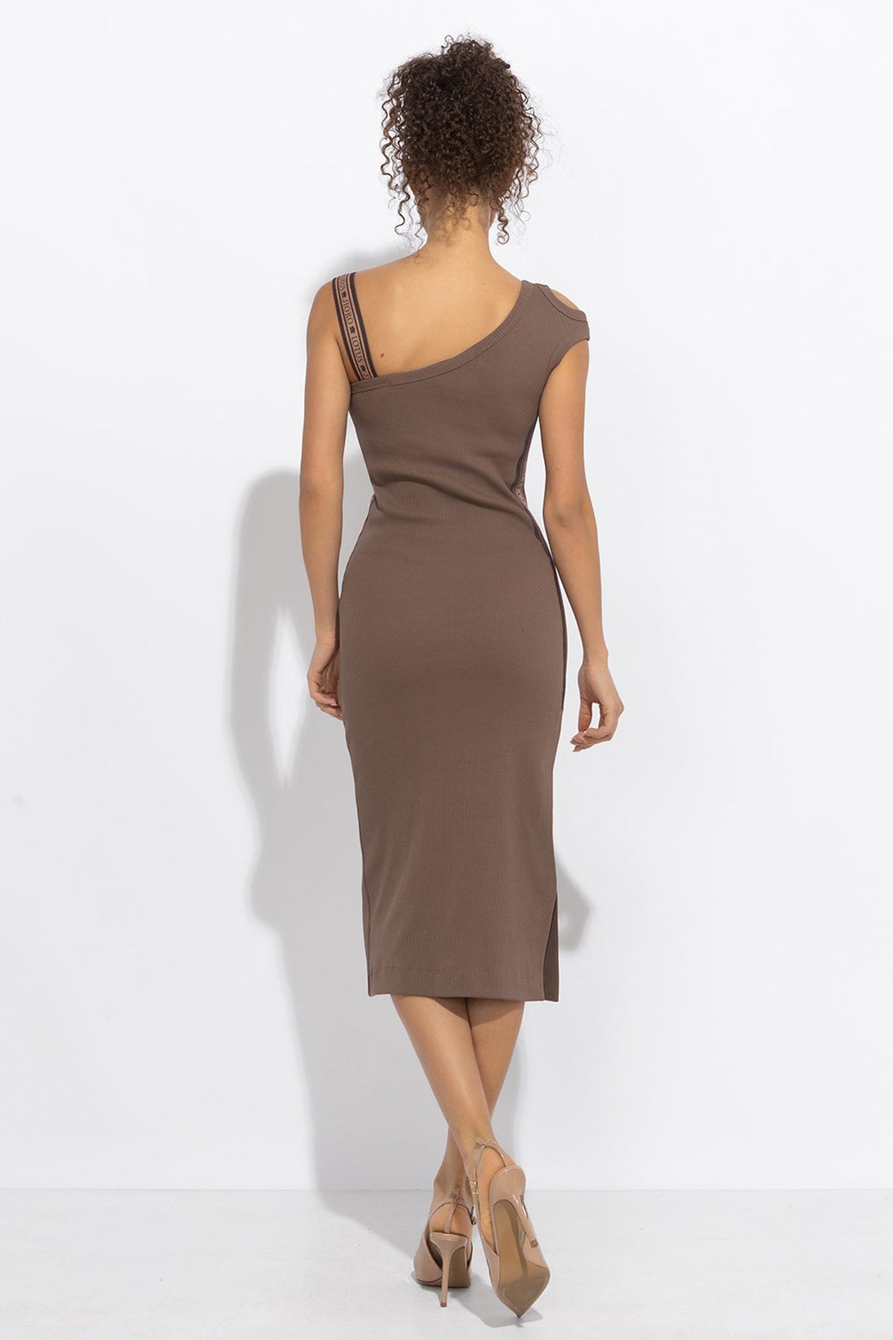 ROBE MIDI EN COTON AVEC ÉPAULES ET BRETELLES ASYMÉTRIQUES, LOGO MOUSSE MOCHA - ESSENTIALS