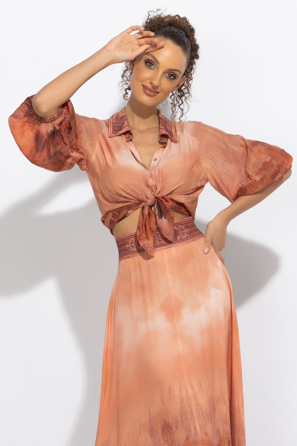 3/4-SLEEVE SHIRT WITH ELASTIC HEM AND SHELL BUTTON PLASTRON IN VISCOSE-SILK - ANCIENT TOWN JIORO РИЗА С 3/4 РЪКАВ ОТ ВИСКОЗА И КОПРИНА - ANCIENT TOWN JIORO