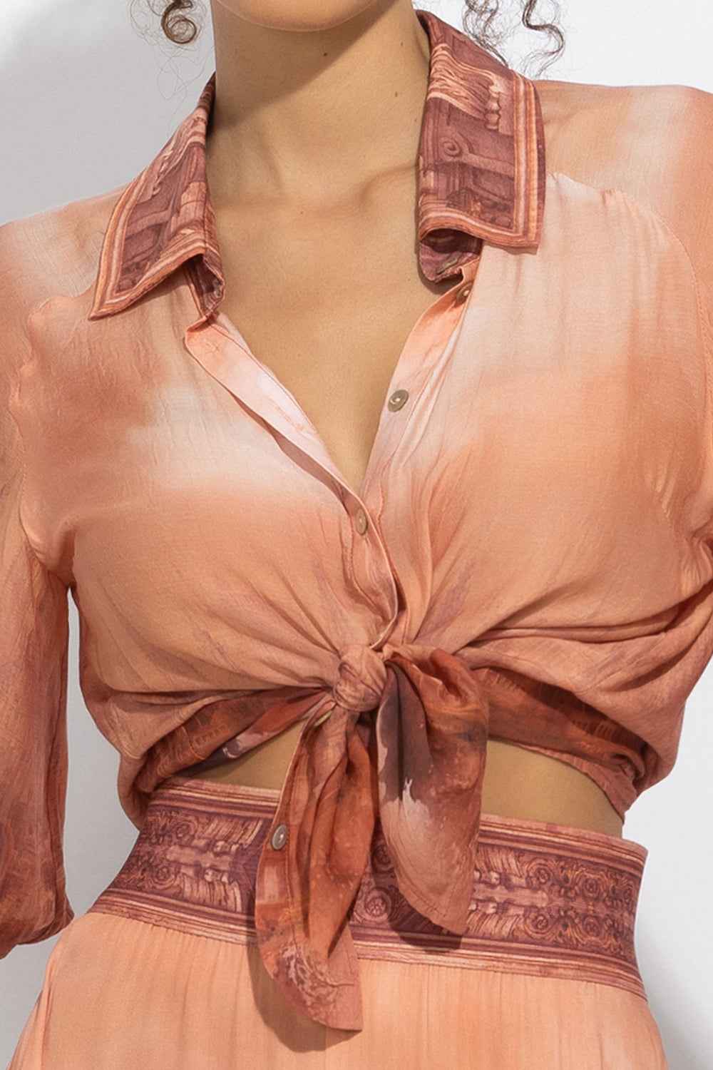 3/4-SLEEVE SHIRT WITH ELASTIC HEM AND SHELL BUTTON PLASTRON IN VISCOSE-SILK - ANCIENT TOWN