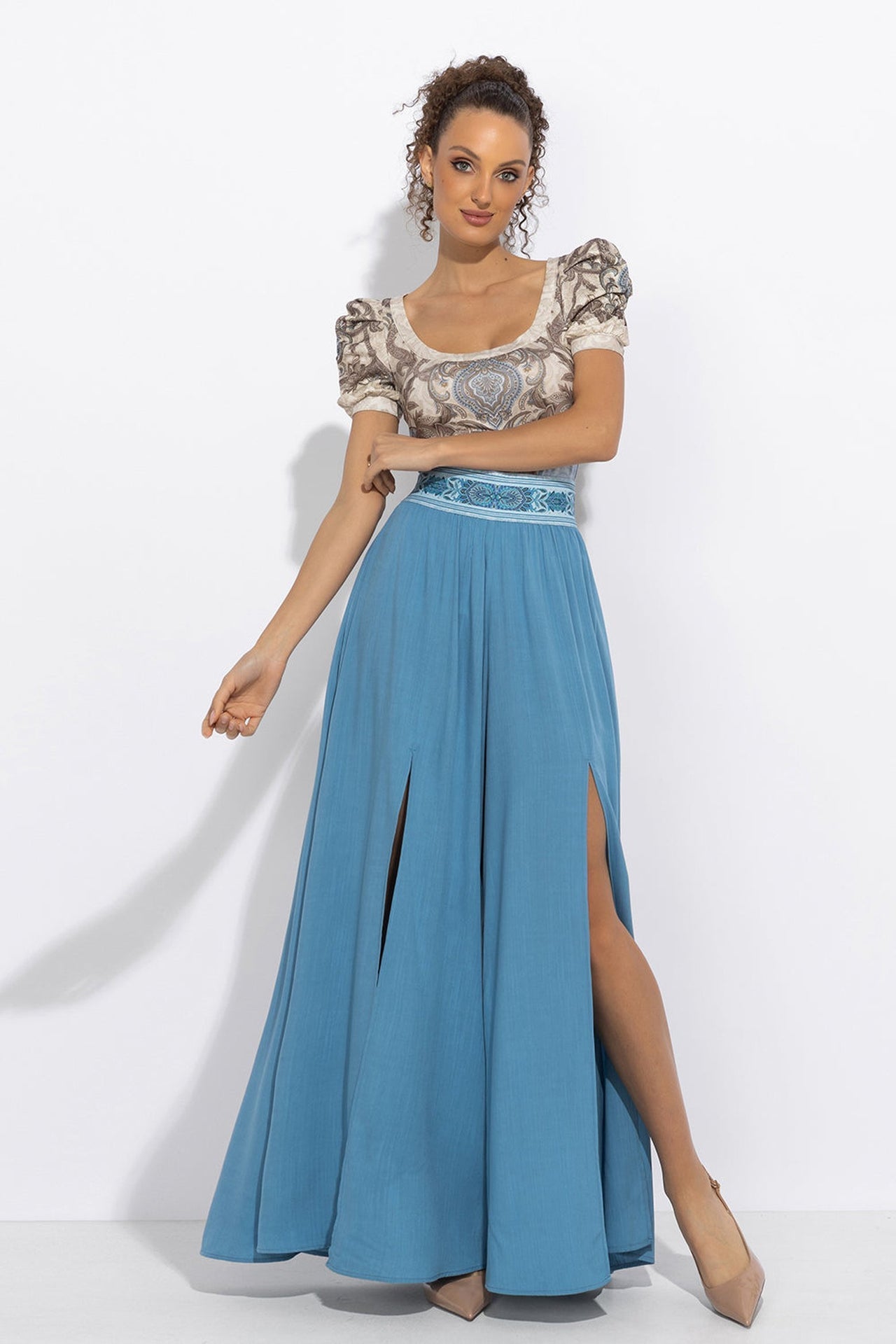 PANTALON EN VISCOSE BLEU CIEL AVEC FENTES - ESSENTIALS