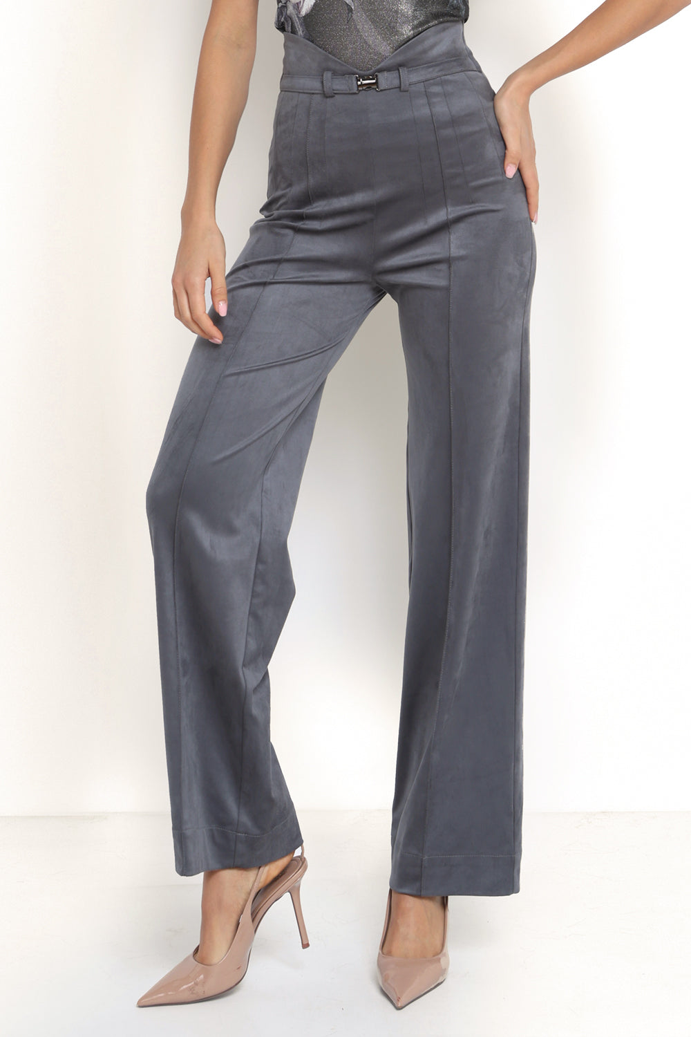 HIGH WAIST WIDE LEG PANTS IN GREY SUEDE - ESSENTIALS JIORO ПАНТАЛОН С ВИСОКА ТАЛИЯ И ШИРОК КРАЧОЛ ОТ СИВ ВЕЛУР - ESSENTIALS JIORO