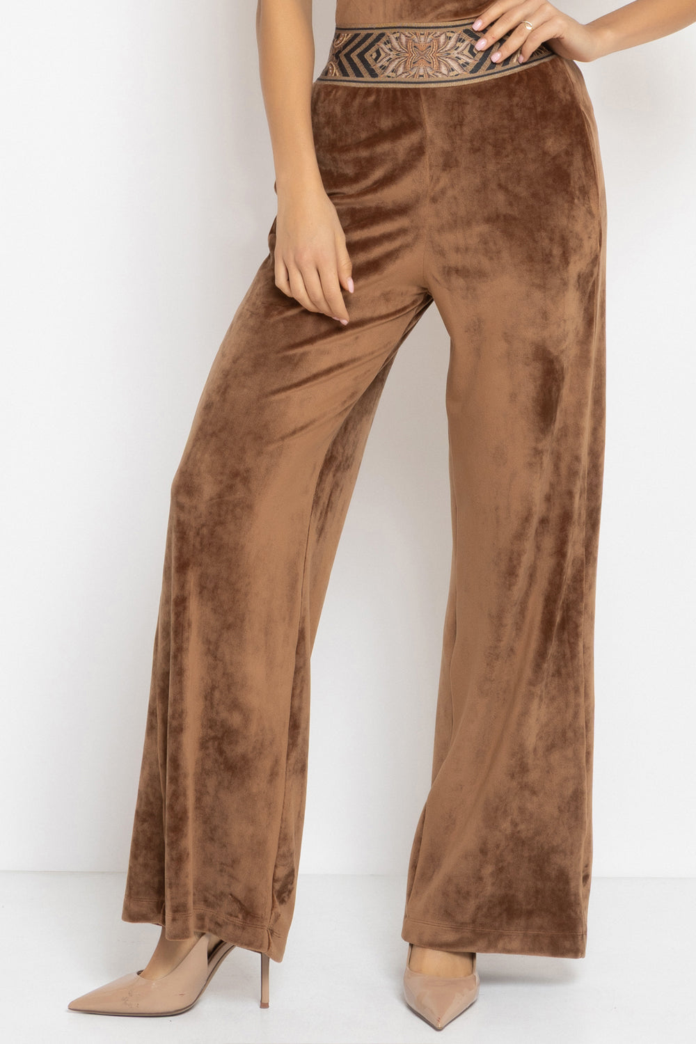 VELVET WIDE-LEG TROUSERS WITH ELASTIC WAIST IN CAMEL - ESSENTIALS