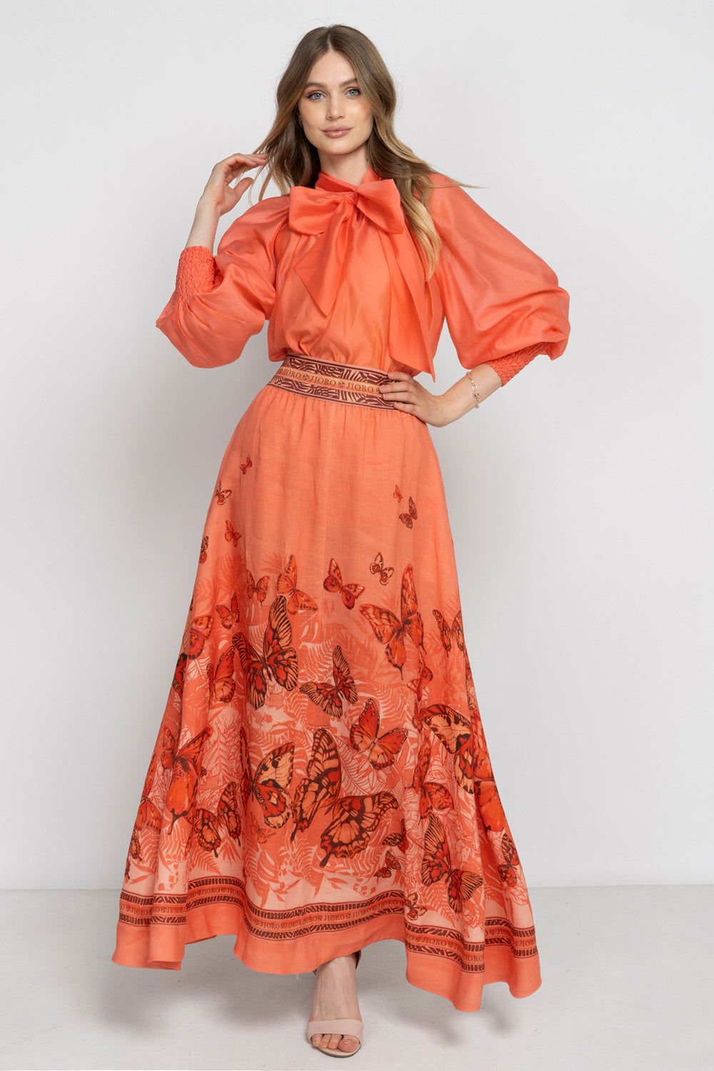 BOHEMIAN PAPAYA LYOCELL BLOUSE WITH PUFF SLEEVES AND TIE-FRONT COLLAR - ESSENTIALS