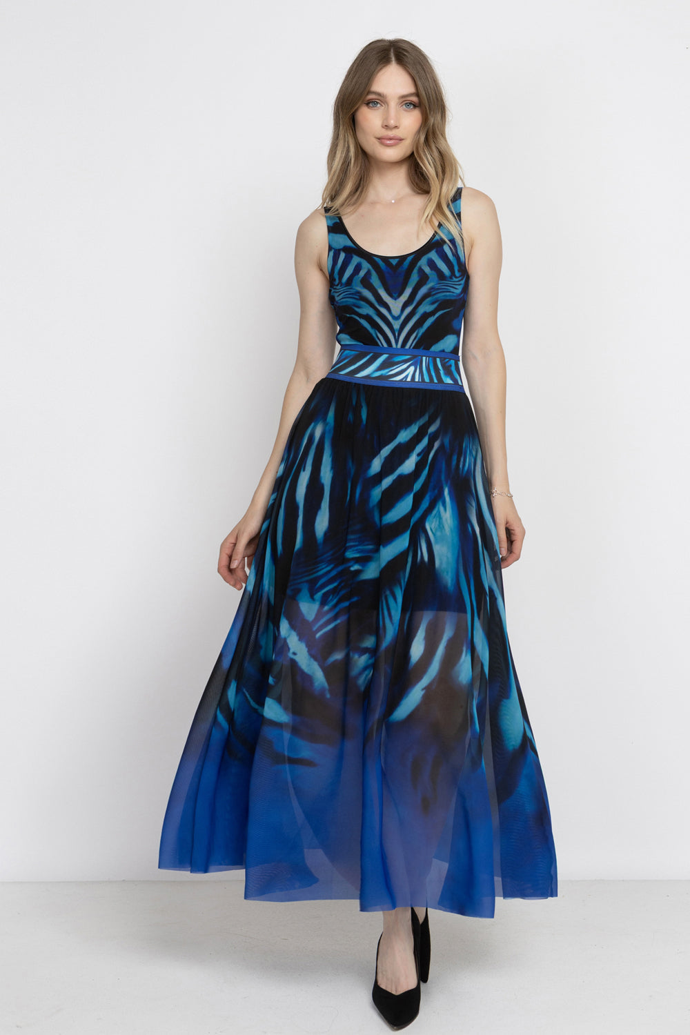 FLARED MESH SKIRT WITH MODAL LINING - SHADES OF BLUE JIORO ДЪЛГА ПОЛА ОТ МРЕЖА С ПОДПЛАТА ОТ МОДАЛ - SHADES OF BLUE JIORO 