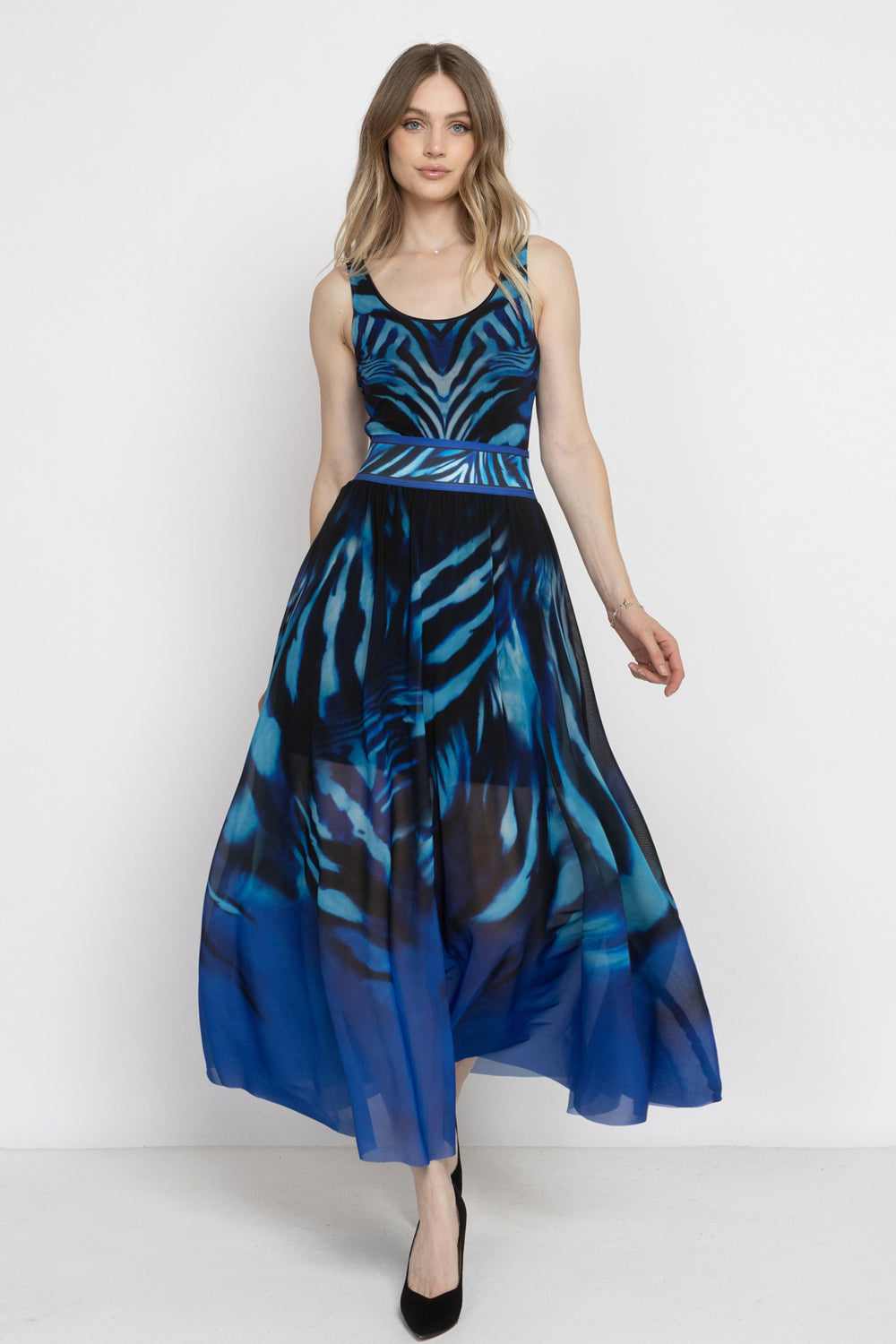 FLARED MESH SKIRT WITH MODAL LINING - SHADES OF BLUE JIORO ДЪЛГА ПОЛА ОТ МРЕЖА С ПОДПЛАТА ОТ МОДАЛ - SHADES OF BLUE JIORO 