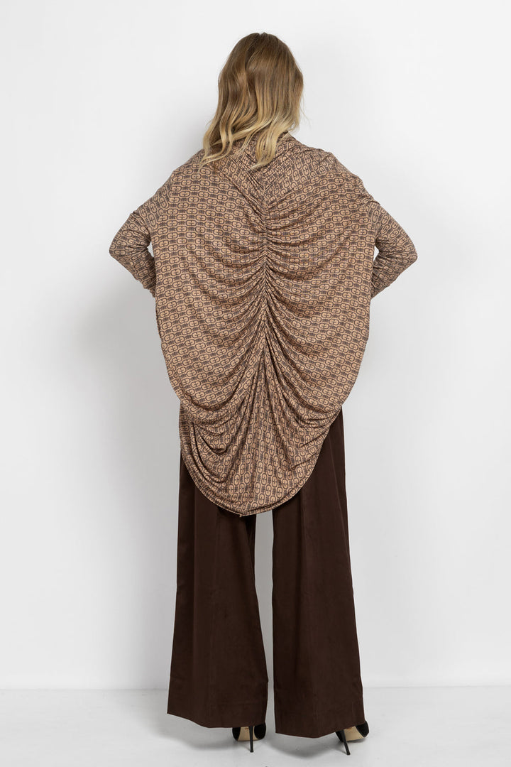 MODAL RELAXED CARDIGAN - MOCHA MOUSSE LOGO JIORO СВОБОДНА ЖИЛЕТКА ОТ МОДАЛ - MOCHA MOUSSE LOGO JIORO