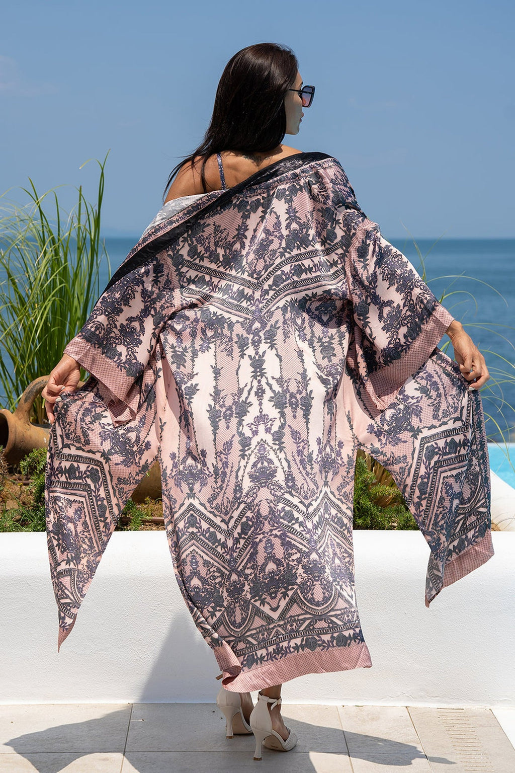 LUXURY SATIN VISCOSE KIMONO - GRAFFITI POWDER - Fashion Roots