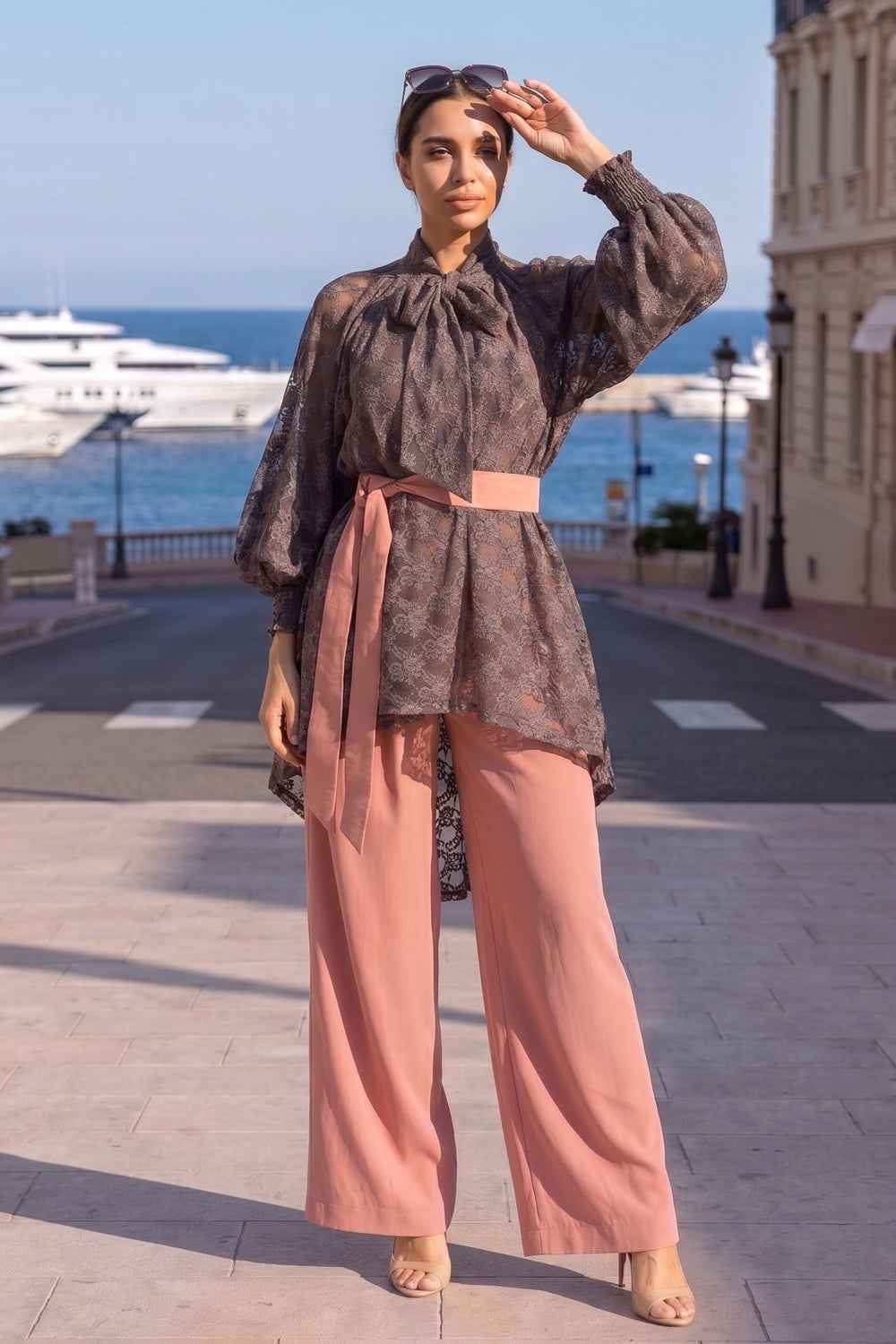 MOCHA LACE SHIRT WITH FRONT BOW AND LONG BACK - ESSENTIALS