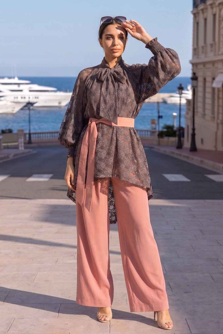 MOCHA LACE SHIRT WITH FRONT BOW AND LONG BACK - ESSENTIALS