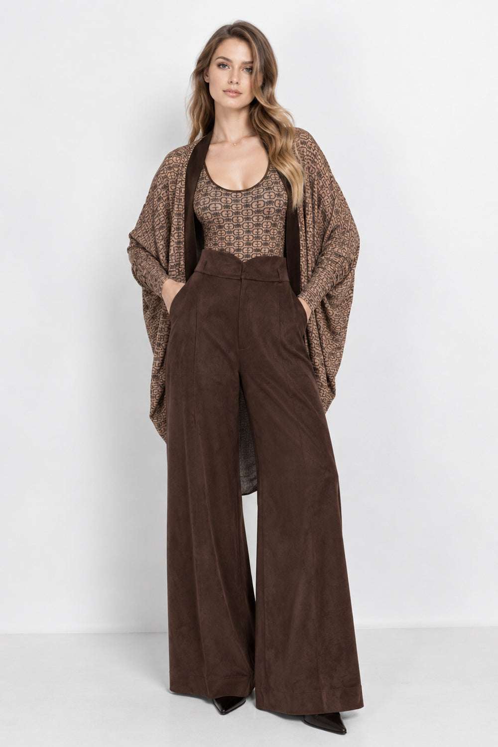 MODAL RELAXED CARDIGAN - MOCHA MOUSSE LOGO JIORO СВОБОДНА ЖИЛЕТКА ОТ МОДАЛ - MOCHA MOUSSE LOGO JIORO