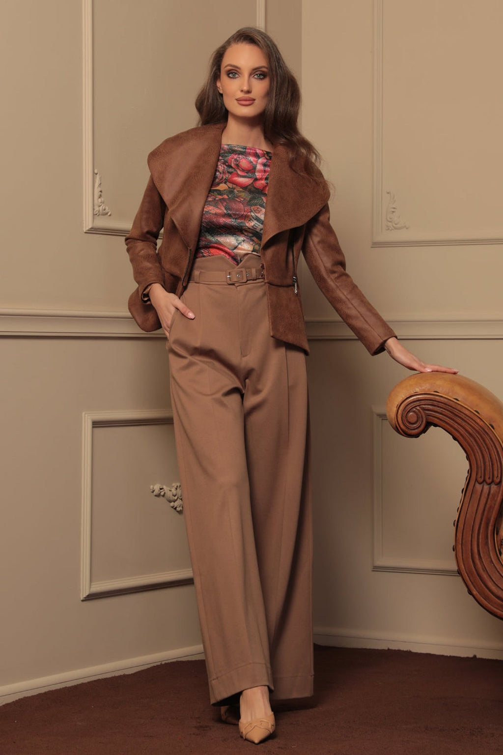 SUEDE-LOOK BLAZER WITH ASYMMETRICAL CLOSURE  IN BROWN- ESSENTIALS JIORO БЛЕЙЗЕР С ШАЛ ЯКА ОТ ВЕЛУР В КАФЯВО - ESSENTIALS JIORO