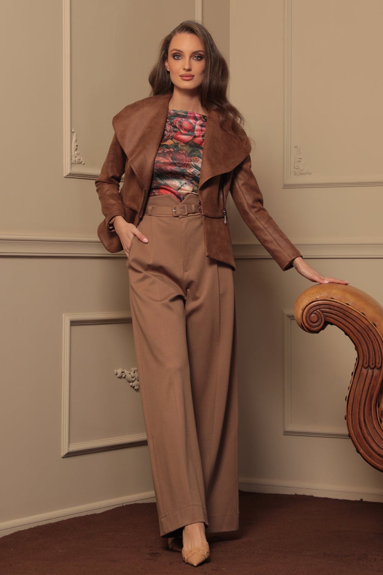 SUEDE-LOOK BLAZER WITH ASYMMETRICAL CLOSURE  IN BROWN- ESSENTIALS JIORO БЛЕЙЗЕР С ШАЛ ЯКА ОТ ВЕЛУР В КАФЯВО - ESSENTIALS JIORO