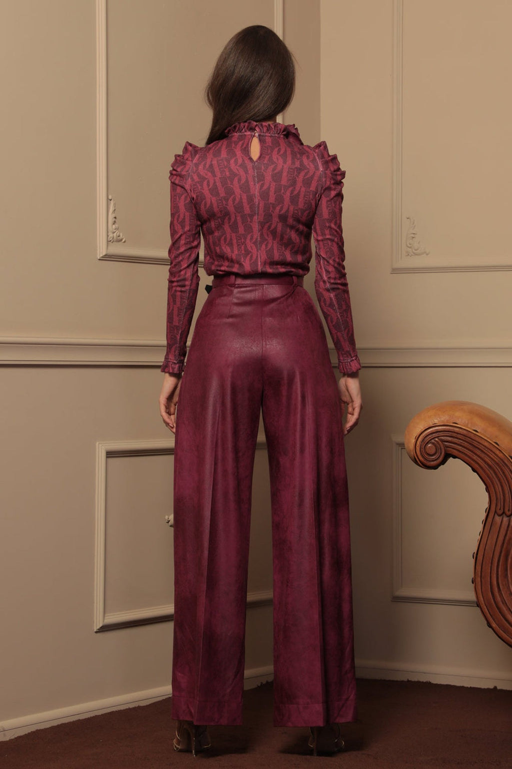 BLOUSE WITH GATHERED NECKLINE AND LOGO PRINT - BURGUNDY LOGO - Fashion Roots
