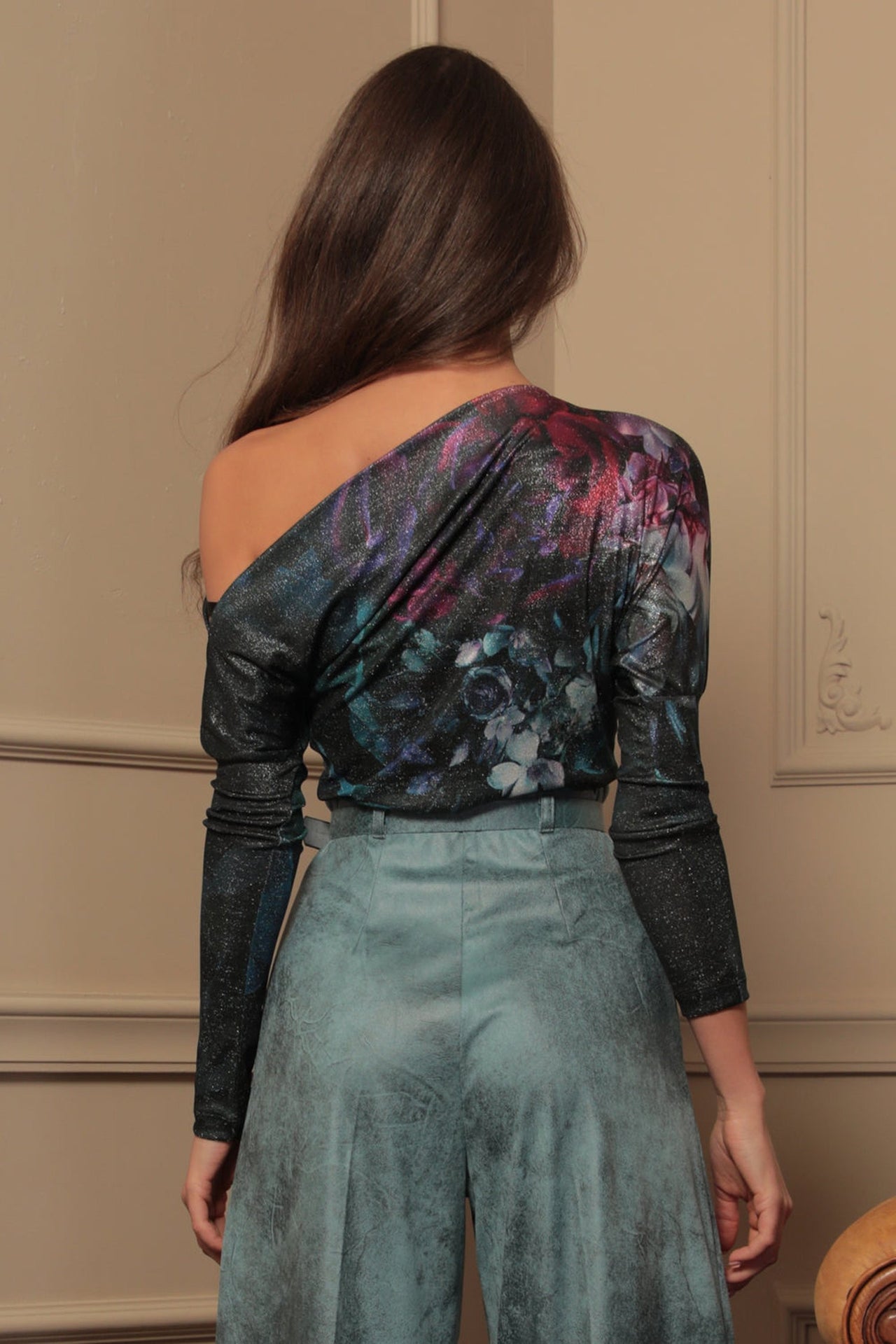 BLOUSE UNE ÉPAULE AVEC LUREX - PIVOINES