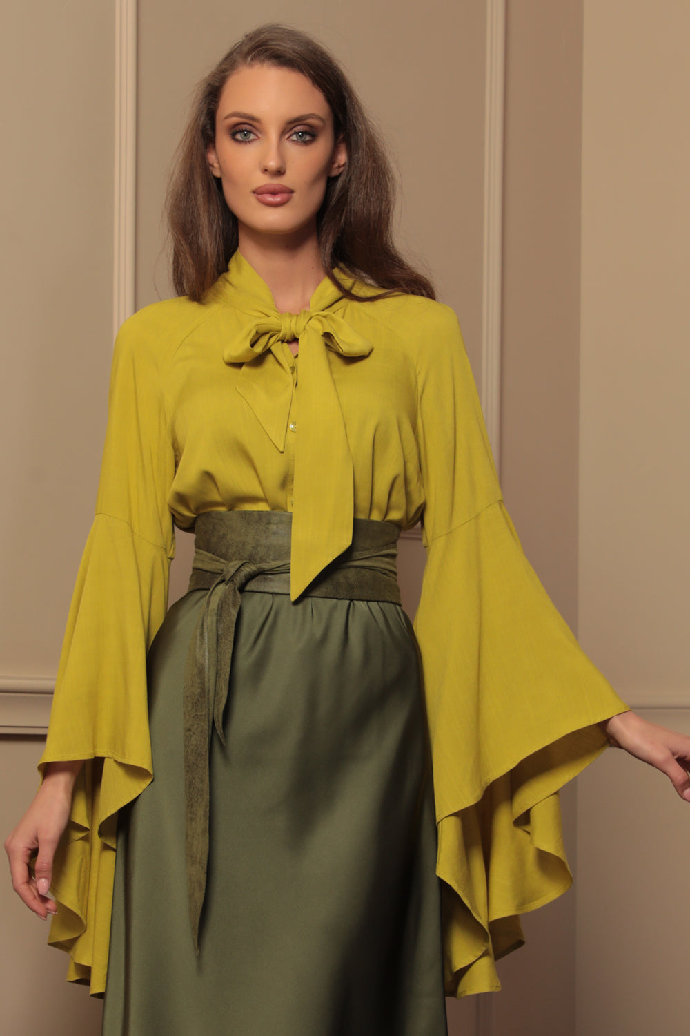 CEINTURE STYLE ENVELOPPANT - IMITATION DAIM VERT OLIVE - ESSENTIALS