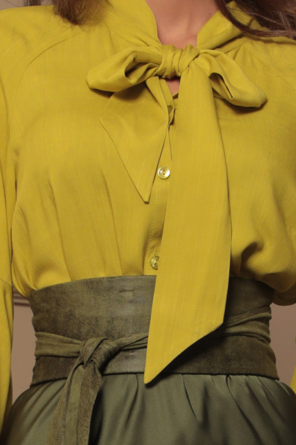 WRAP-STYLE BELT - SUEDE-LIKE IMITATION IN OLIVE GREEN - ESSENTIALS