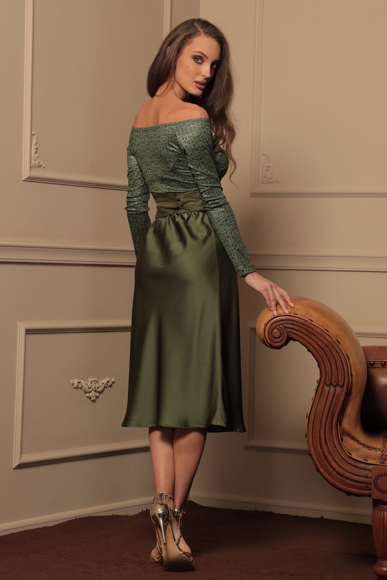 TOP AVEC DÉTAIL TORSADÉ ET MANCHES LONGUES - LOGO VERT ÉMERAUDE