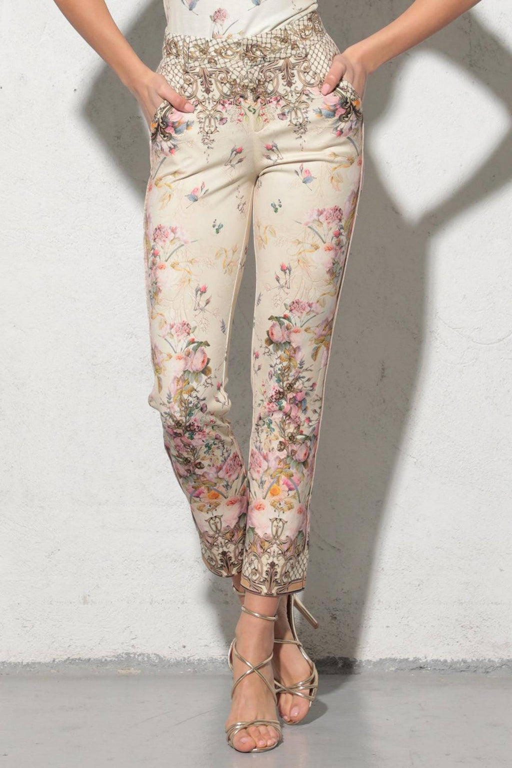 PANTALON CLASSIQUE EN VISCOSE - FLEURS BAROQUES