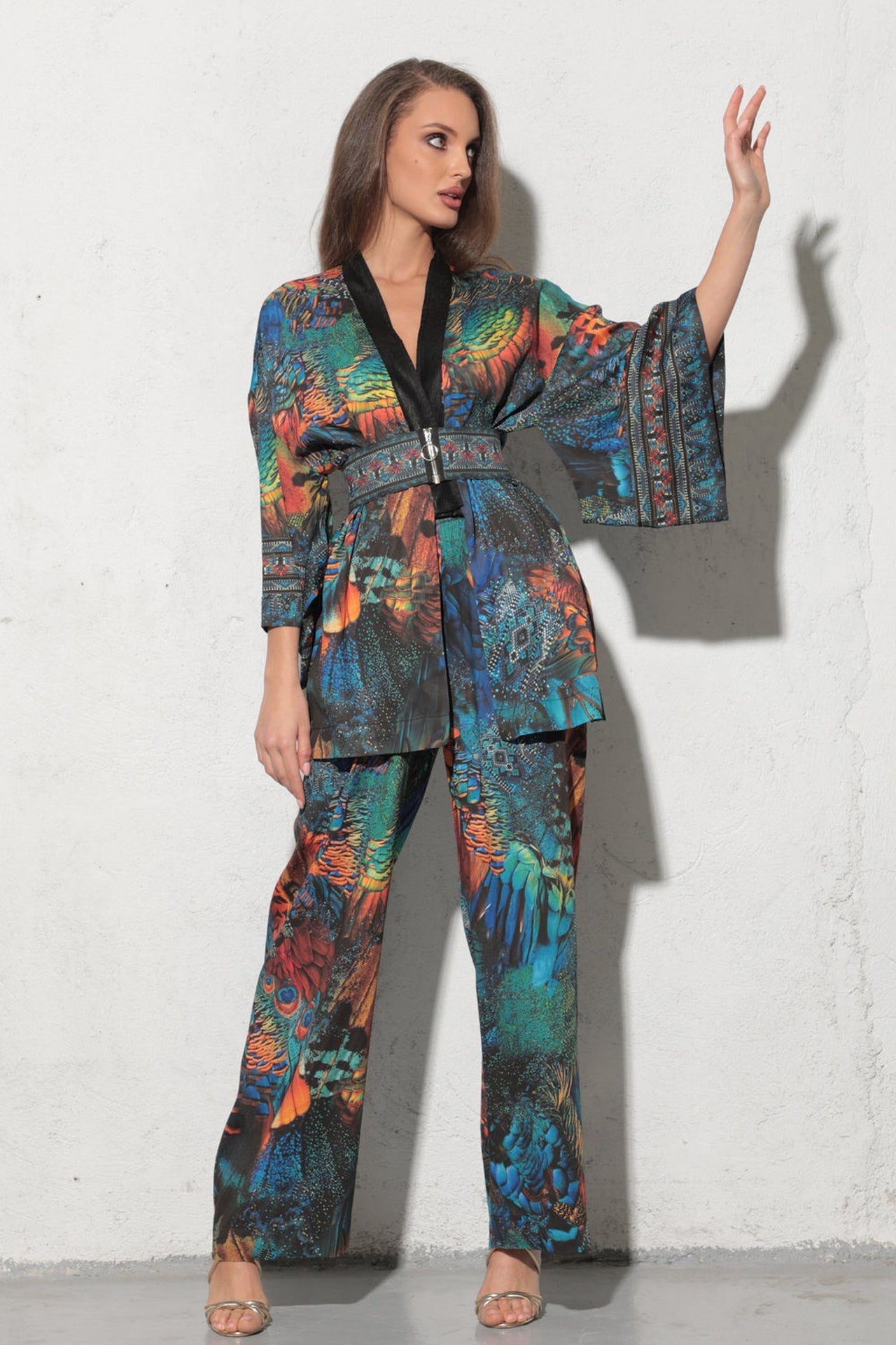 CROPPED VISCOSE KIMONO WITH ELASTIC BELT- AMAZONIA