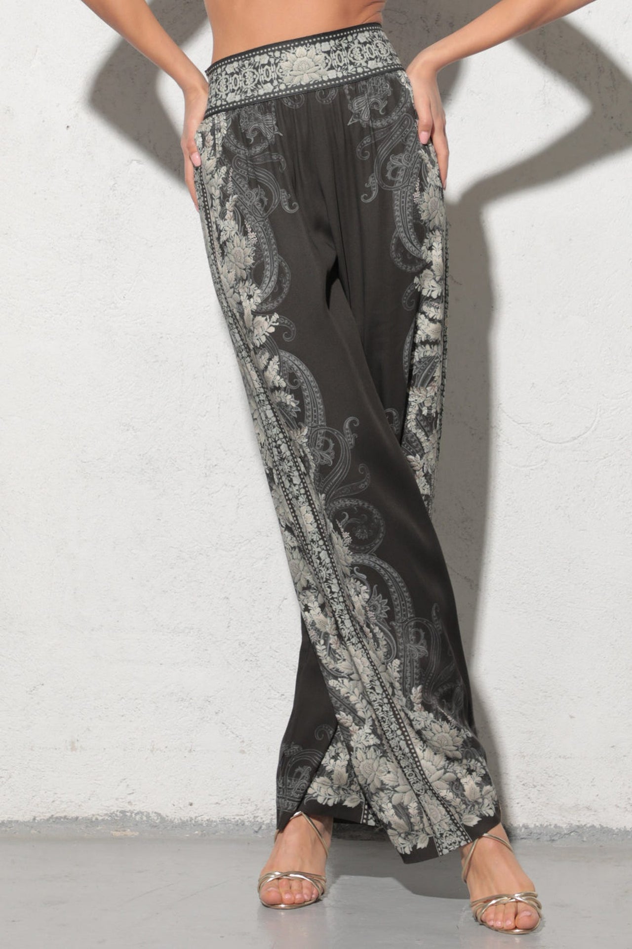 VISCOSE WIDE-LEG TROUSERS WITH ELASTIC WAIST – FROZEN LOTUS