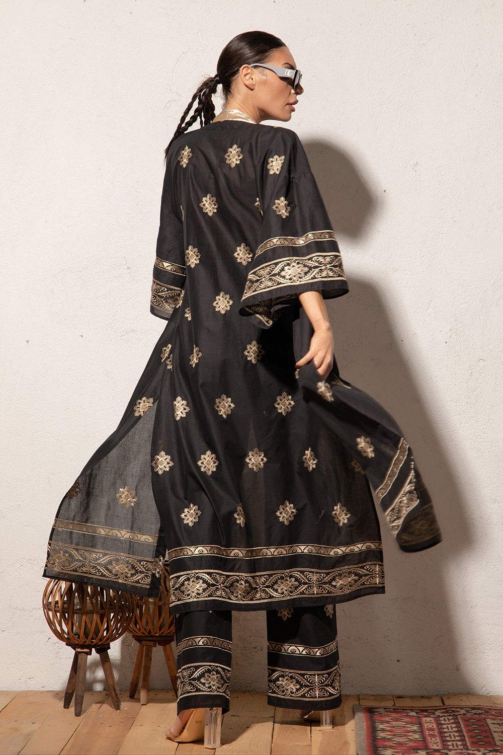 KIMONO WITH EMBROIDERY IN BLACK COTTON - ESSENTIALS - Fashion Roots