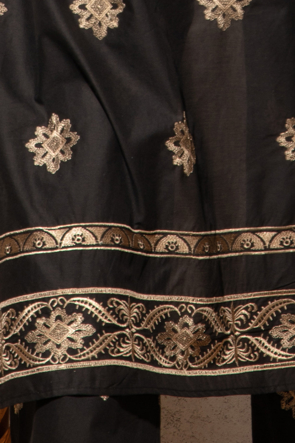 KIMONO WITH EMBROIDERY IN BLACK COTTON - ESSENTIALS - Fashion Roots