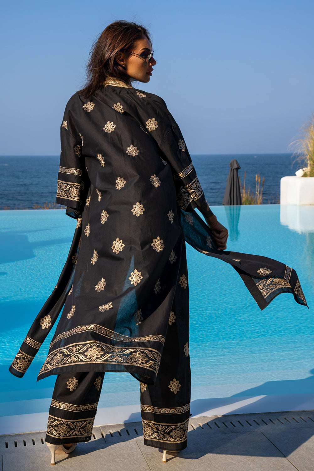 KIMONO WITH EMBROIDERY IN BLACK COTTON - ESSENTIALS - Fashion Roots