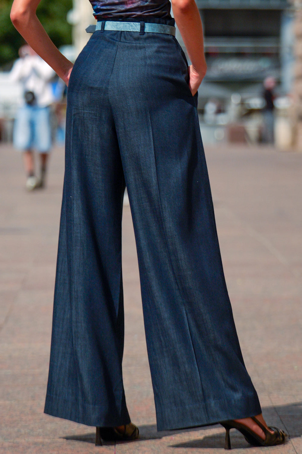 TENCEL DENIM PANTS WITH HIGH WAIST AND WIDE LEG - ESSENTIALS JIORO ПАНТАЛОН ОТ ТЕНСЕЛ ДЕНИМ С ВИСОКА ТАЛИЯ И ШИРОК КРАЧОЛ - ESSENTIALS JIORO