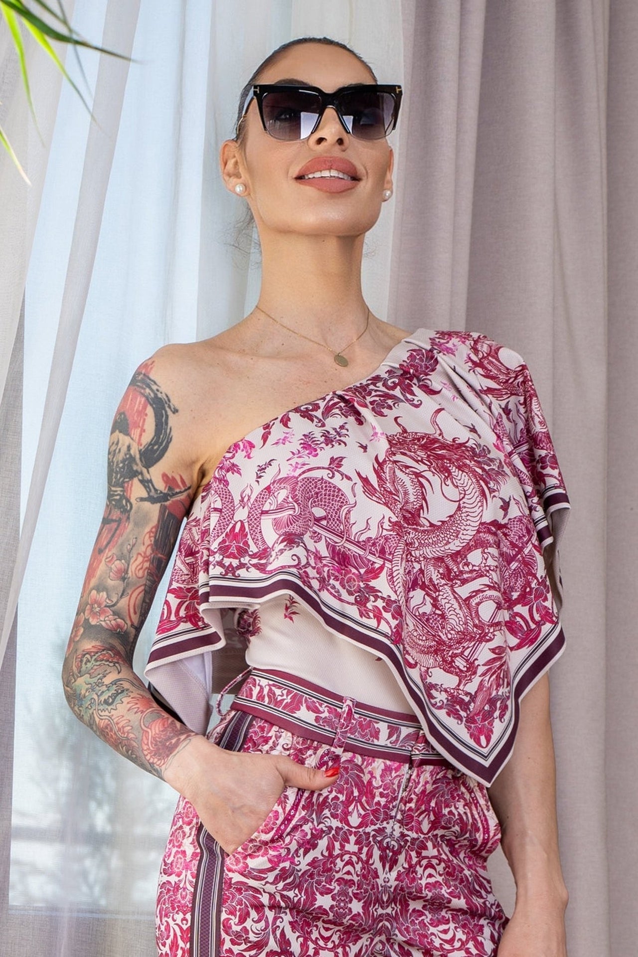 ELEGANT TOP WITH BARE SHOULDER - ASIA BORDEAUX - Fashion Roots