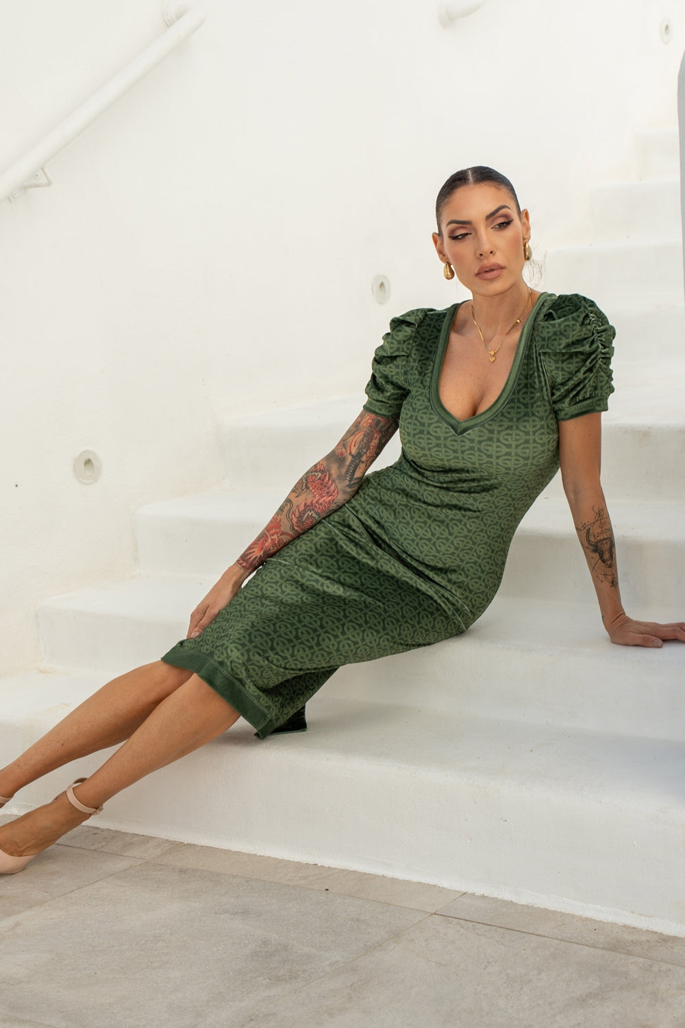 VELVET DRESS WITH PUFF SLEEVES - EMERALD GREEN LOGO