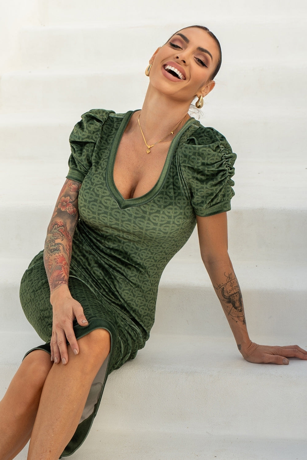 VELVET DRESS WITH PUFF SLEEVES - EMERALD GREEN LOGO