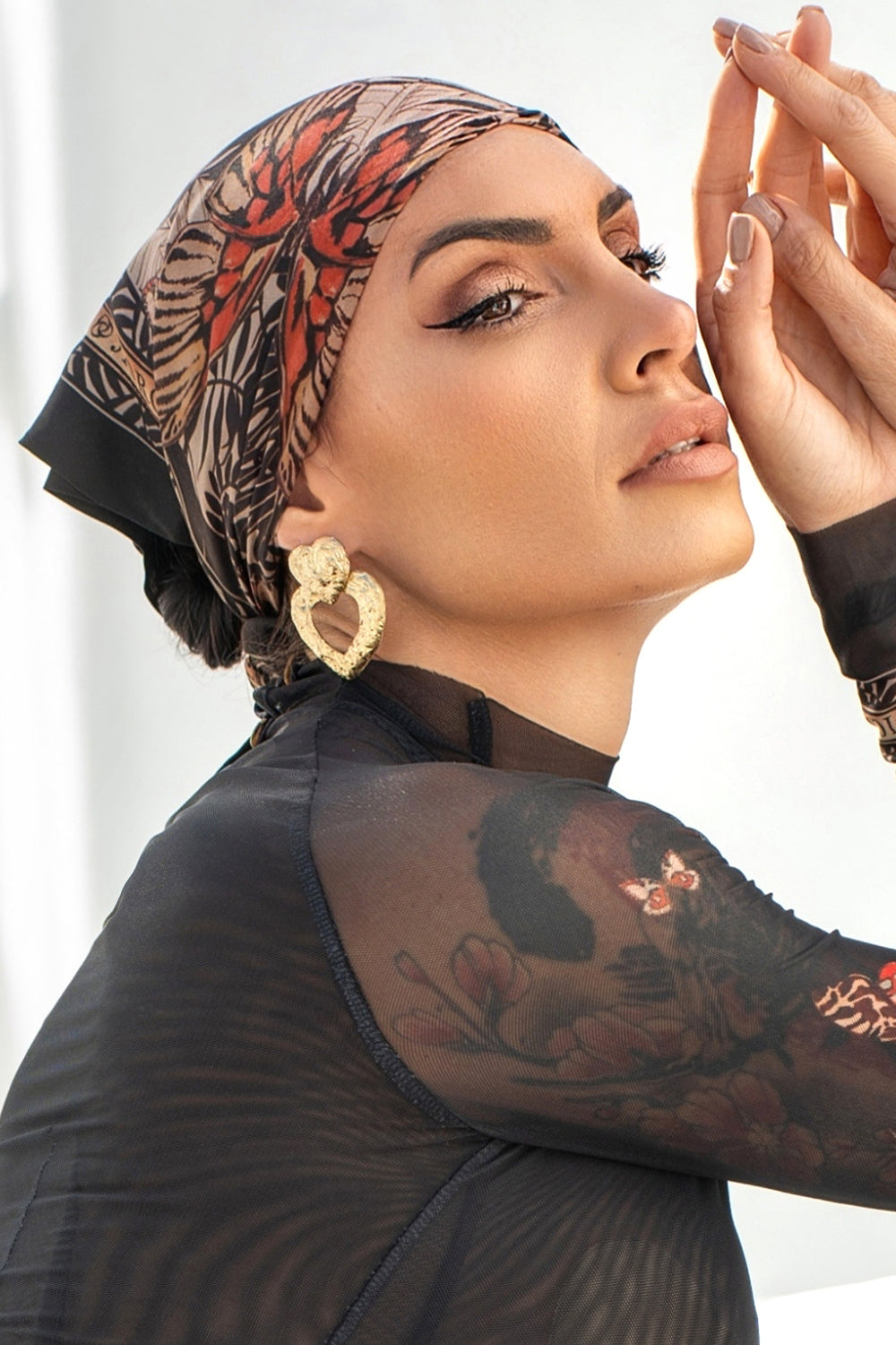 SQUARE VISCOSE HEADSCARF - MIDNIGHT BUTTERFLIES JIORO КВАДРАТНА КЪРПА ЗА ГЛАВА ОТ ВИСКОЗА - MIDNIGHT BUTTERFLIES JIORO