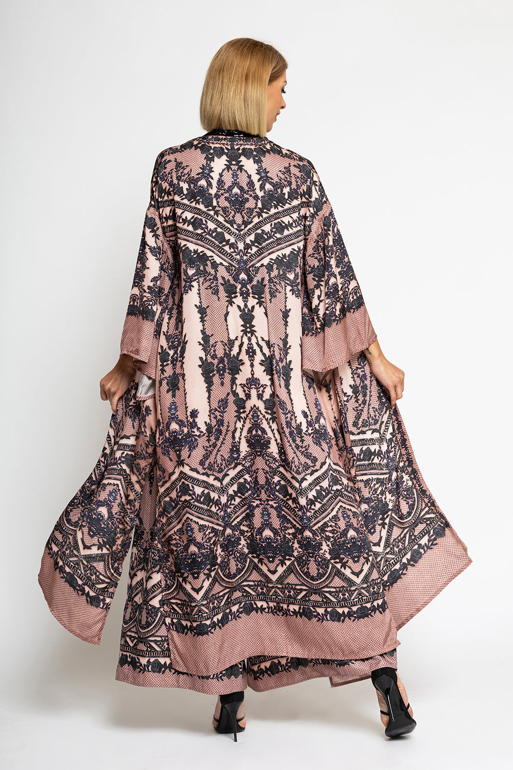 SATIN VISCOSE KIMONO - GRAFFITI POWDER