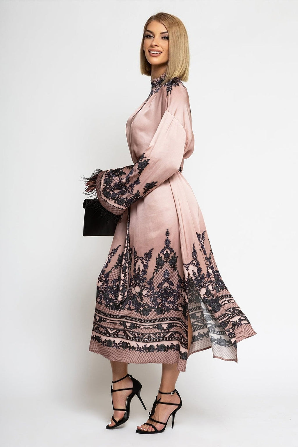 VISCOSE SATIN CAFTAN WITH FEATHERS - GRAFFITI POWDER - Fashion Roots