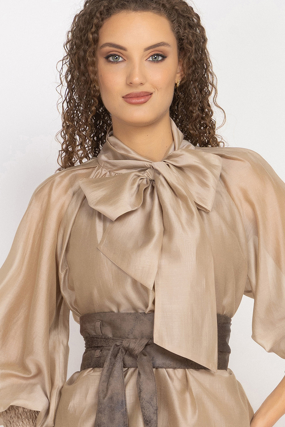 BOHEMIAN BEIGE LYOCELL BLOUSE WITH PUFF SLEEVES AND TIE-FRONT COLLAR - ESSENTIALS