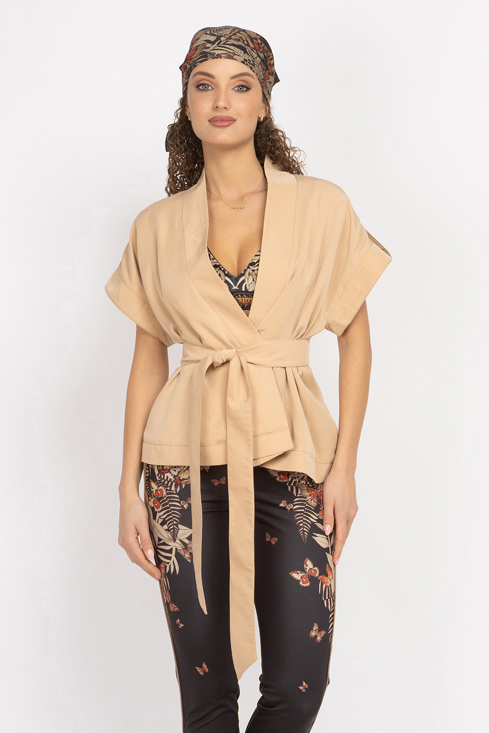 BEIGE SHORT-SLEEVE JACKET WITH BELT AND LINING - ESSENTIALS