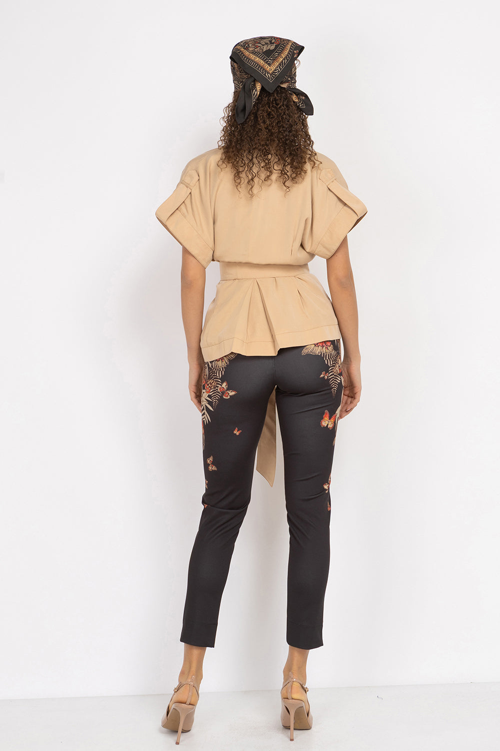 BEIGE SHORT-SLEEVE JACKET WITH BELT AND LINING - ESSENTIALS