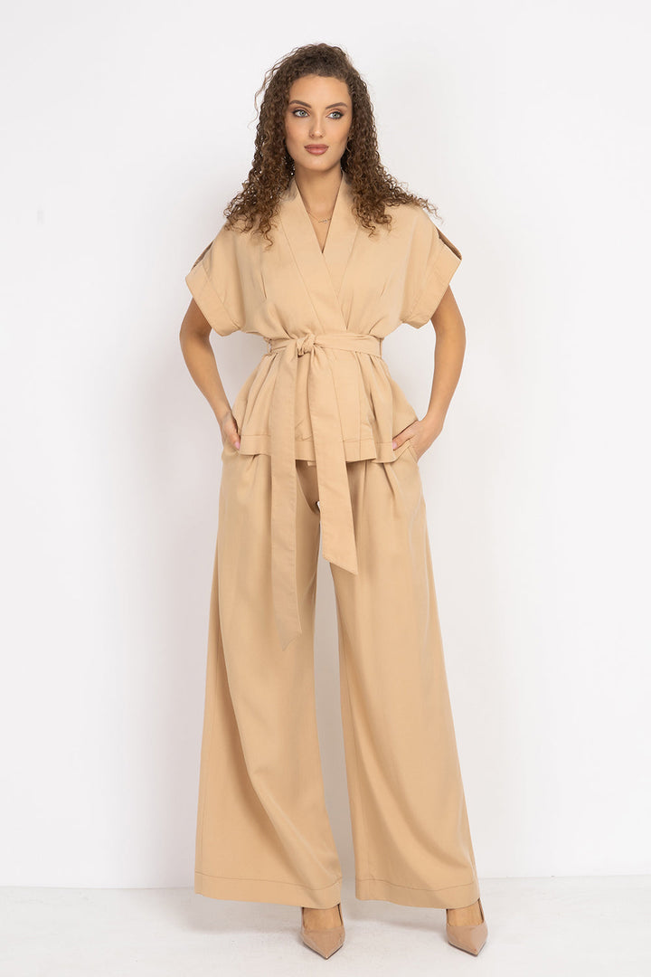 BEIGE SHORT-SLEEVE JACKET WITH BELT AND LINING - ESSENTIALS JIORO  САКО ОТ ЛИОСЕЛ ТИП КИМОНО С КЪС РЪКАВ И КОЛАН В БЕЖОВО - ESSENTIALS JIORO